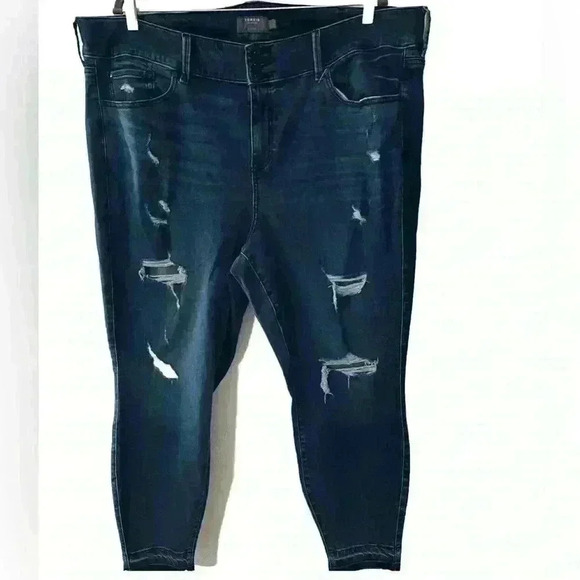Torrid Distressed Plus size Jeans size 26 - Picture 3 of 4